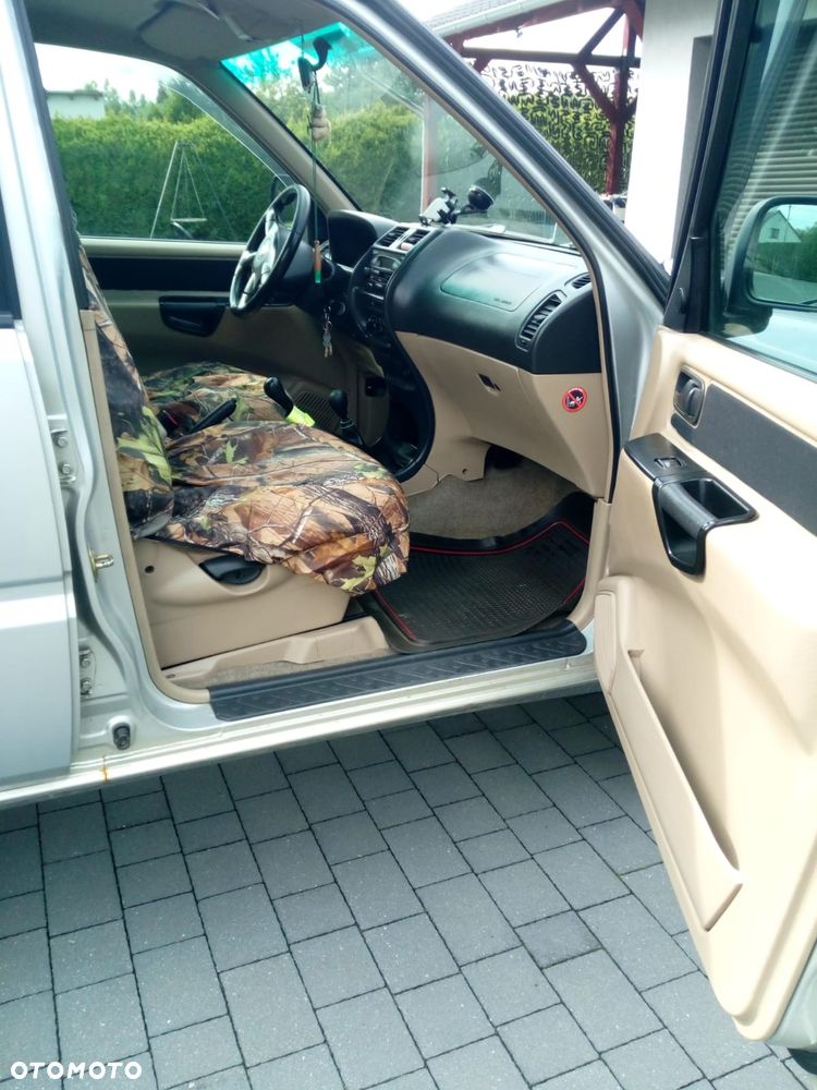 Nissan Terrano - 13