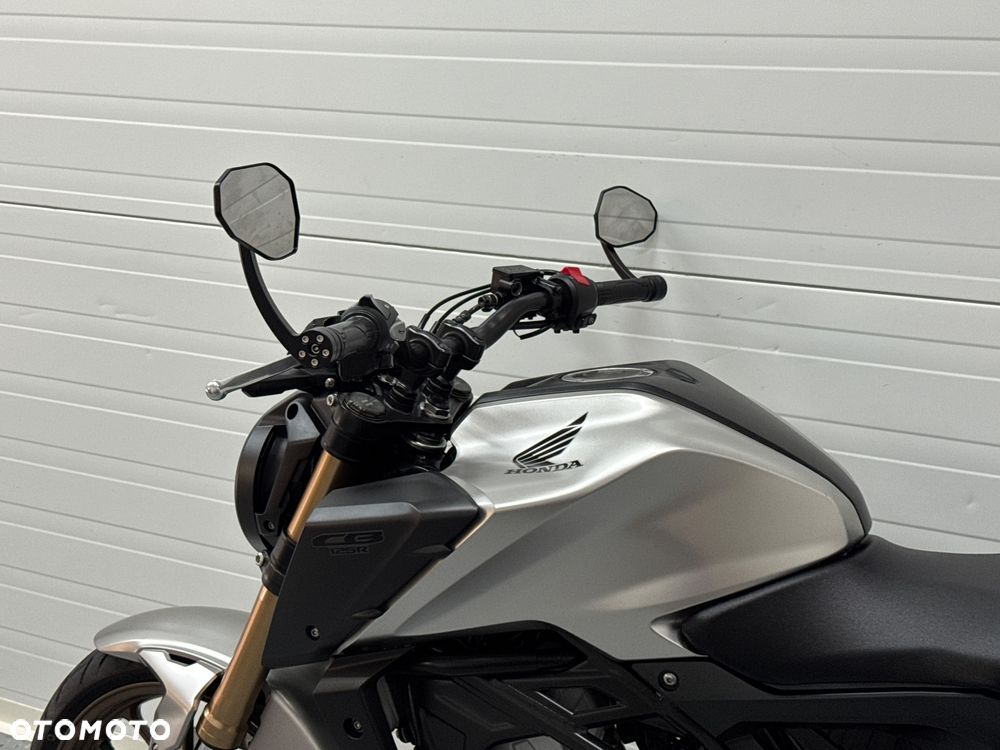 Honda CB - 22