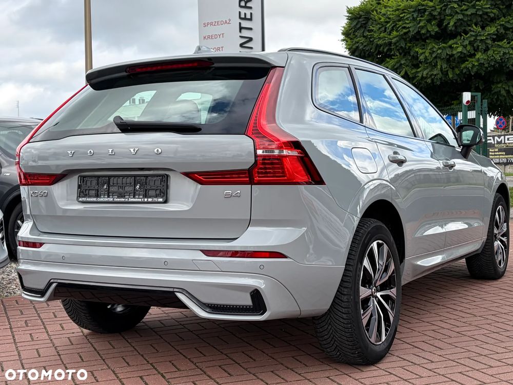 Volvo XC 60 B4 D Plus Dark - 7