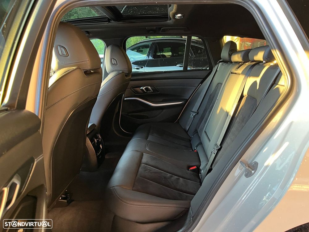 BMW 330 e Touring Pack M Auto - 50