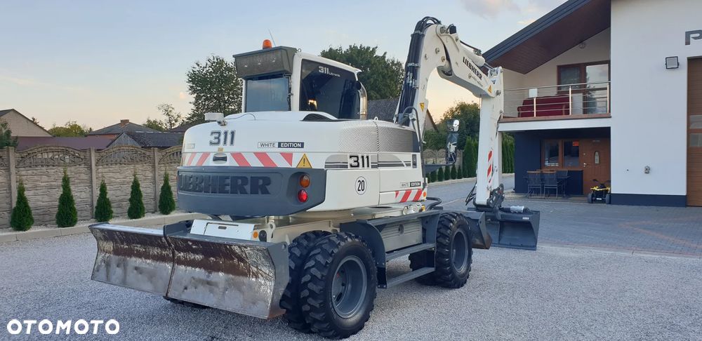 Liebherr 311 rok 2007 łyżka skarpowa hydr. + do kopania 2xpług klima oryginał - 7