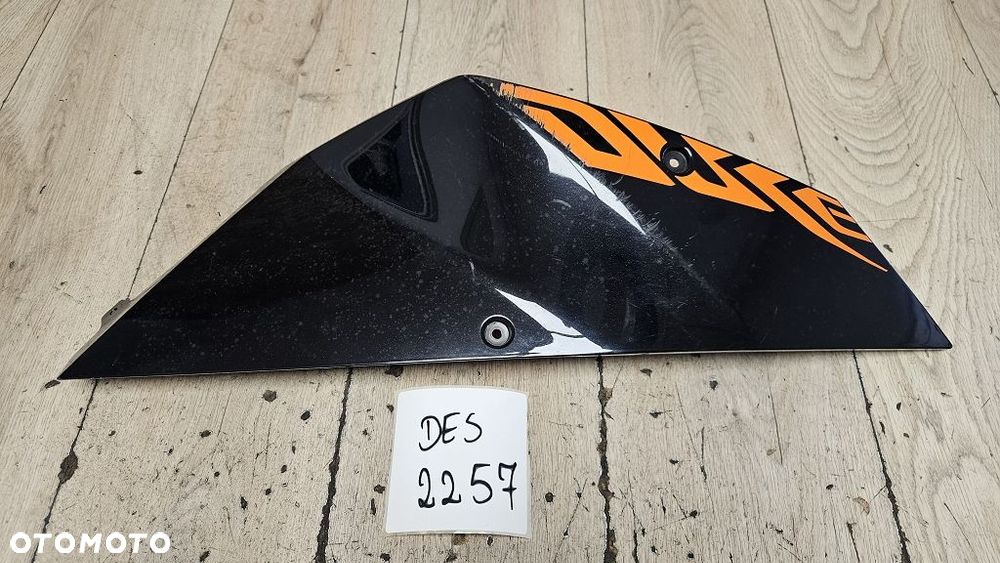Prawy bok osłona zbiornika KTM 690 Duke (2008-2011)  75008051000 - 1