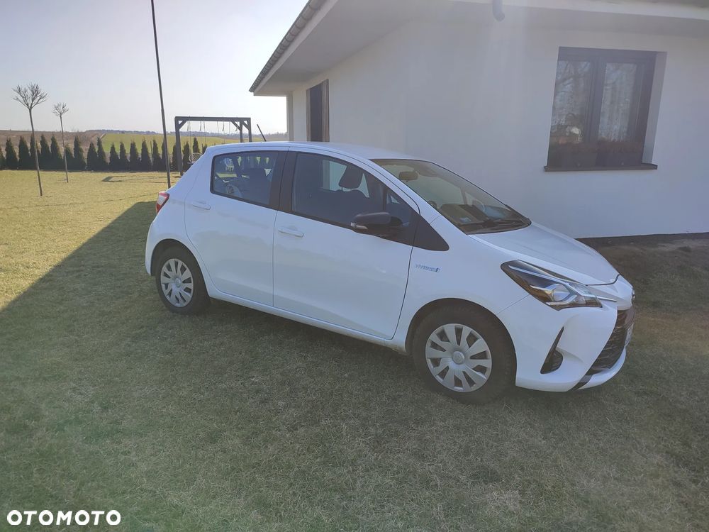 Toyota Yaris Hybrid 100 Active EU6 - 19