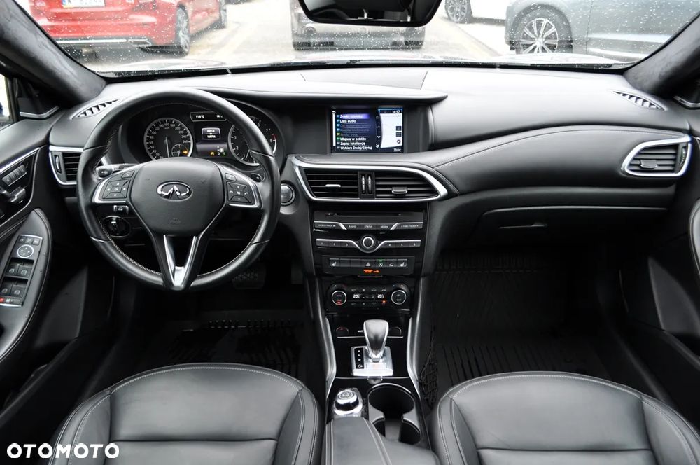 Infiniti Q30 1.6t DCT Premium Tech Cafe Teak - 29