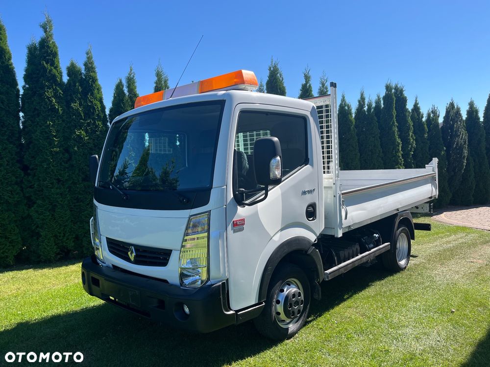 Renault Maxity - 1