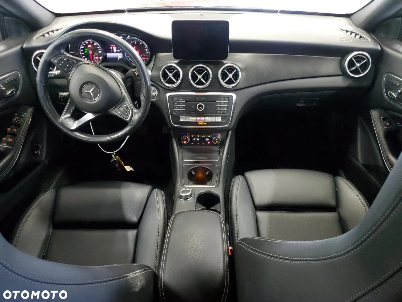 Mercedes-Benz CLA 250 4-Matic AMG Line - 8