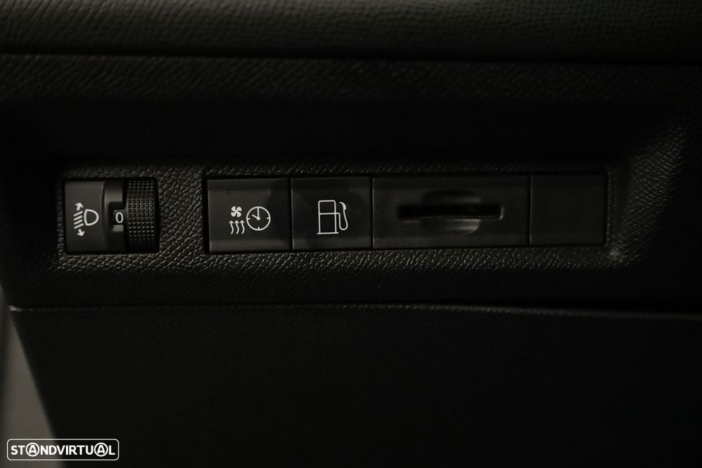 Peugeot 408 1.6 Hybrid Allure e-EAT8 - 19