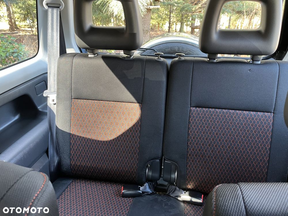 Suzuki Jimny Black&White - 18