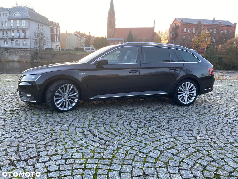 Skoda Superb 2.0 TDI L&K DSG - 5