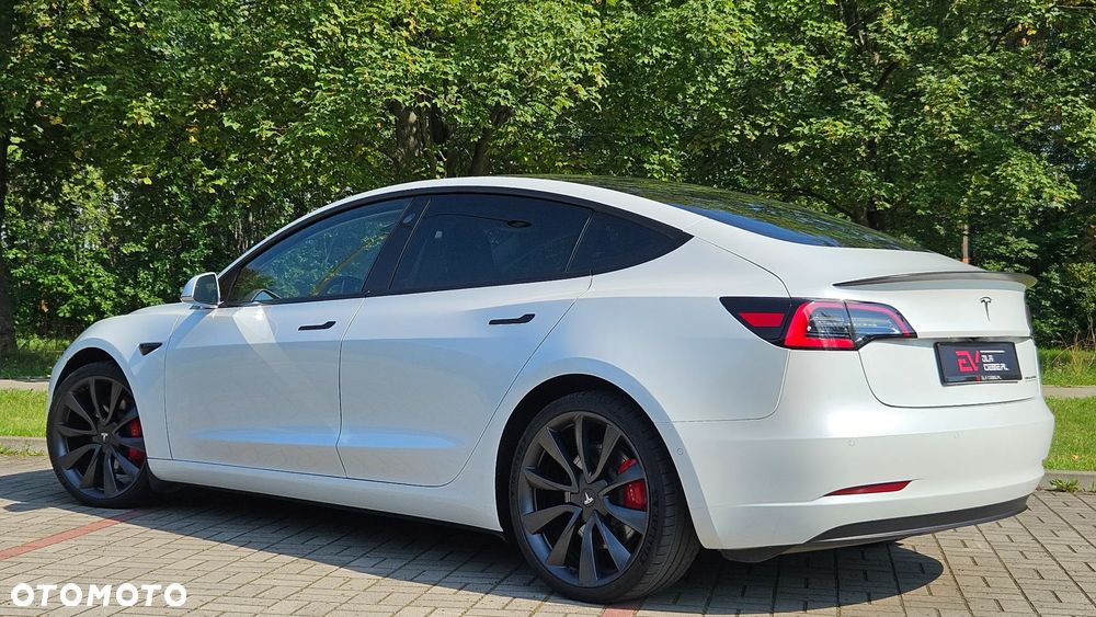 Tesla Model 3 - 4