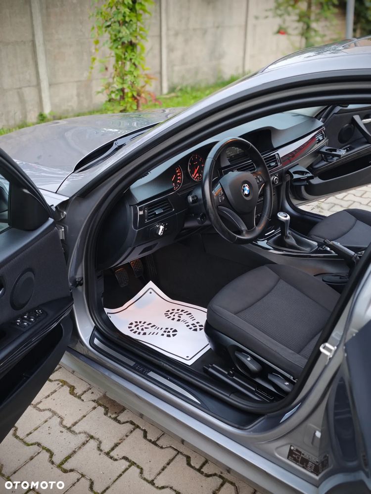 BMW Seria 3 318i Edition Lifestyle - 16