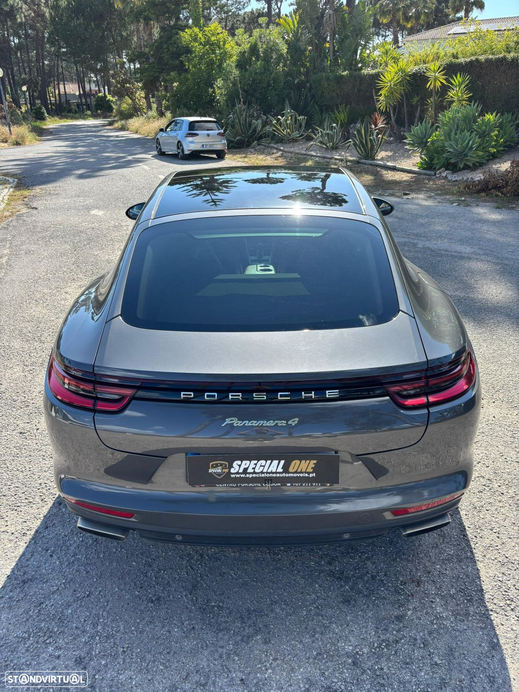 Porsche Panamera 4 E-Hybrid - 4