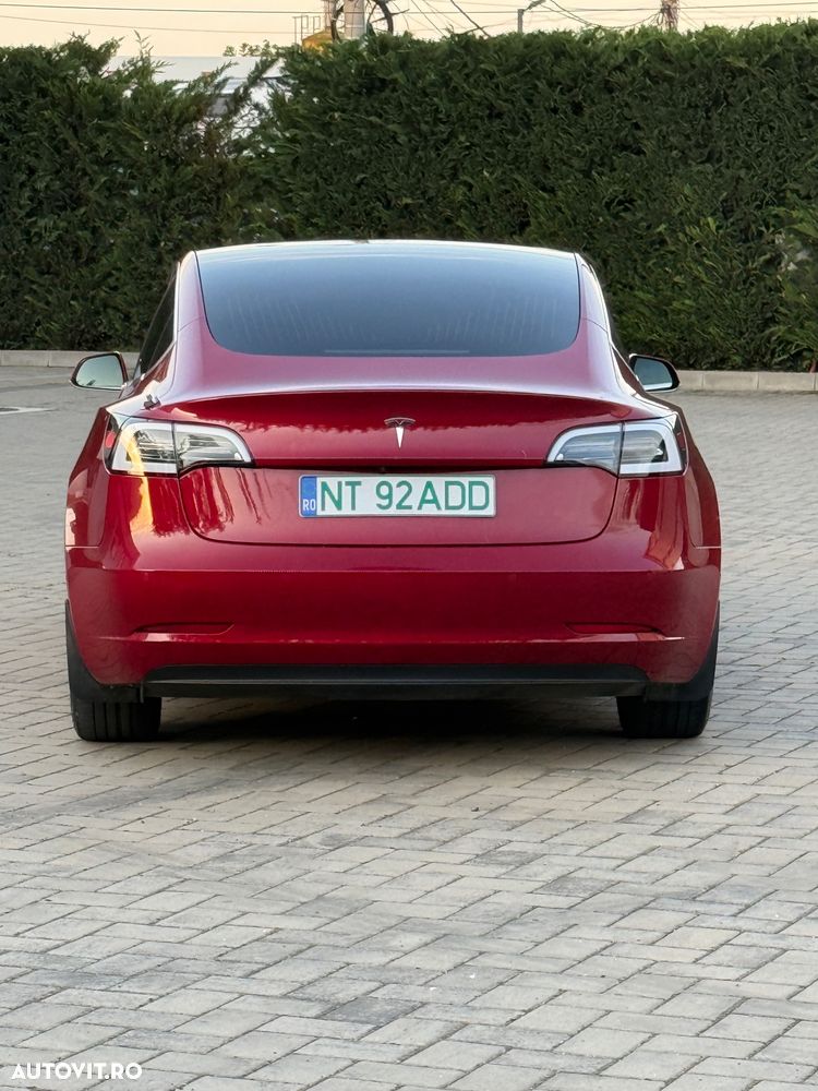 Tesla Model 3 - 10