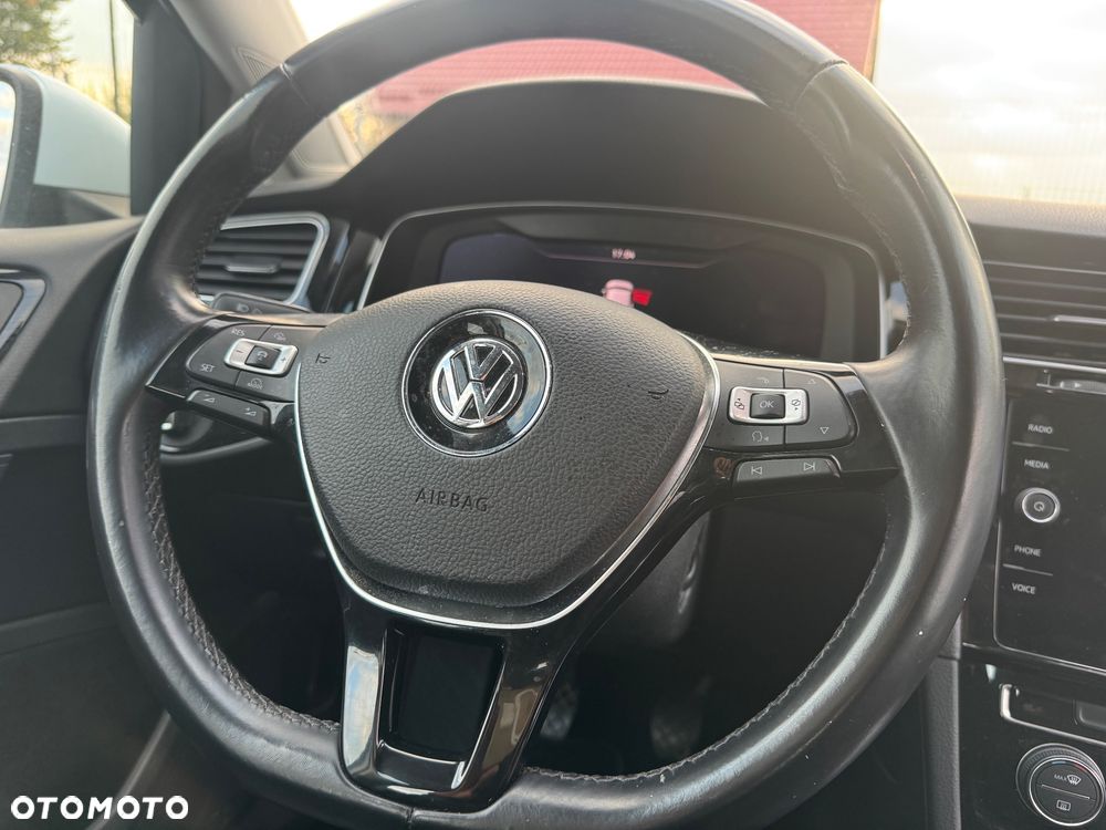 Volkswagen Golf 1.6 TDI SCR Comfortline - 23
