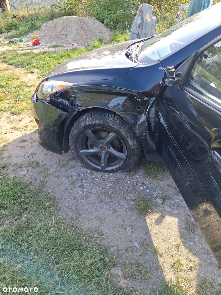 Mazda 3 1.6 CD Exclusive + - 8