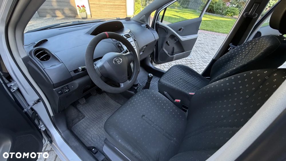 Toyota Yaris 1.3 Luna A/C - 14