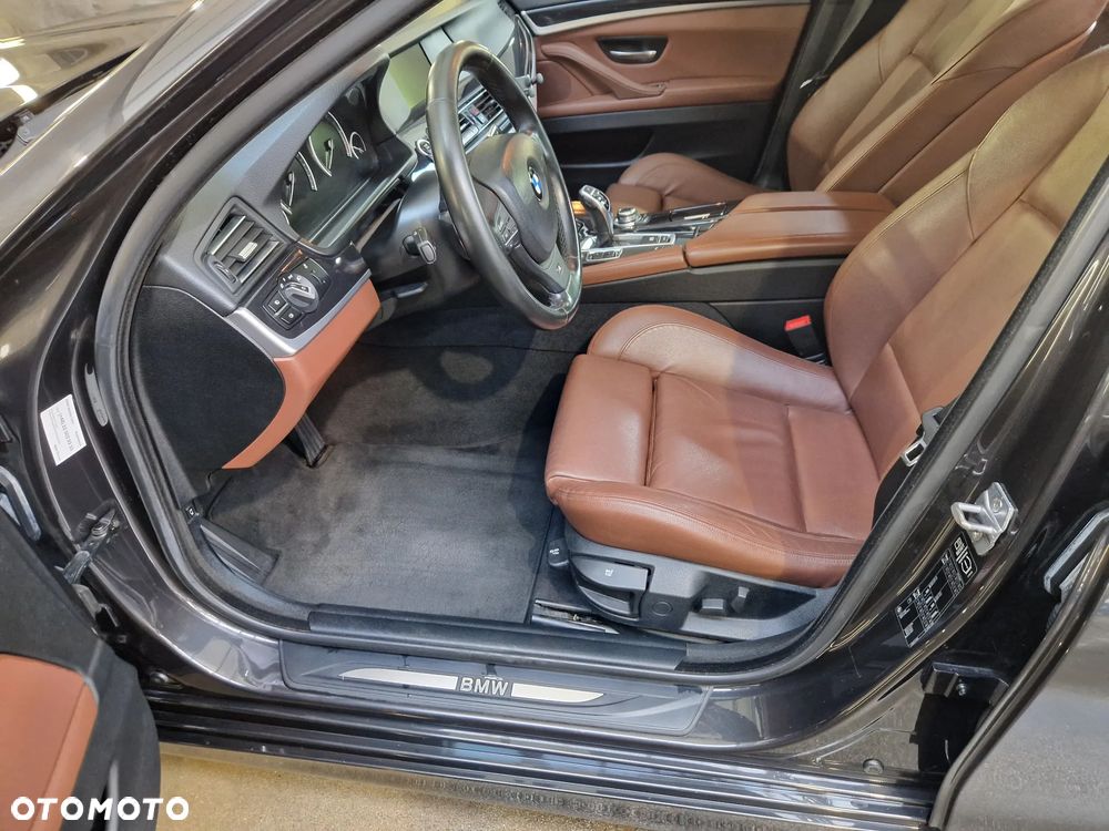 BMW Seria 5 520d Luxury Line - 17