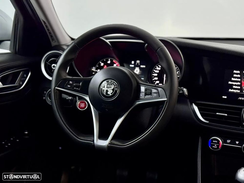 Alfa Romeo Giulia 2.2 D Super - 32