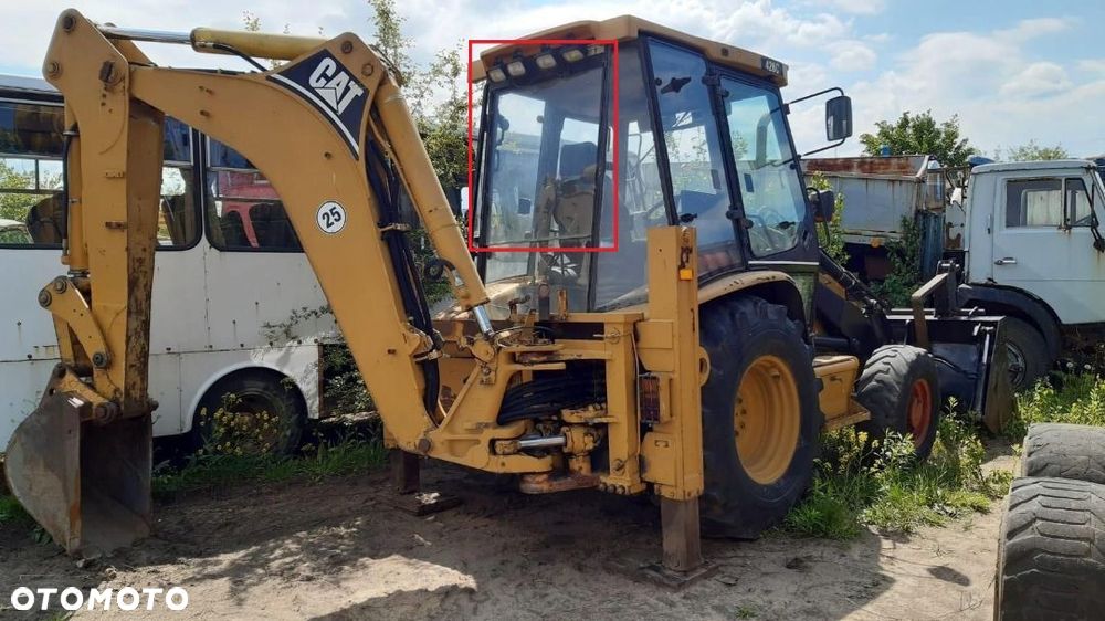 Szyba Szyby CAT C i D TYLNA GÓRNA BEZBARWNA nr 28 - 3