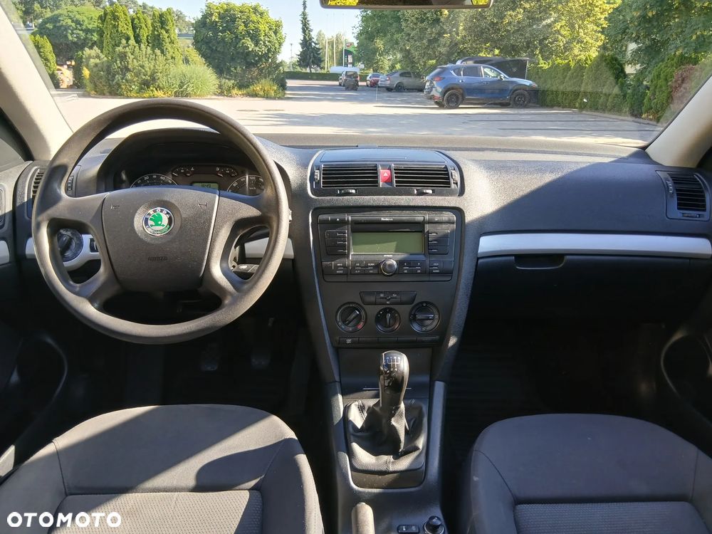 Skoda Octavia 1.6 Ambiente - 4