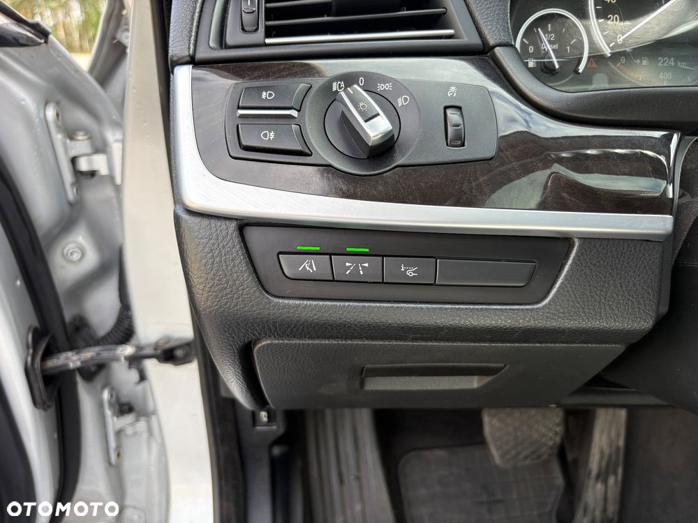 BMW Seria 5 535d xDrive - 28