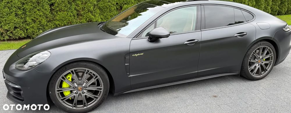 Porsche Panamera 4 Platinum Edition - 15