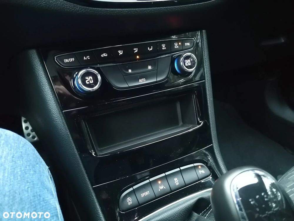 Opel Astra 1.6 D (CDTI) Start/Stop Dynamic - 24