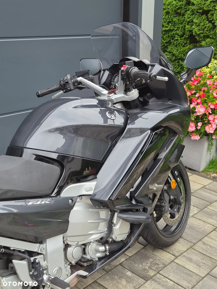 Yamaha FJR - 12