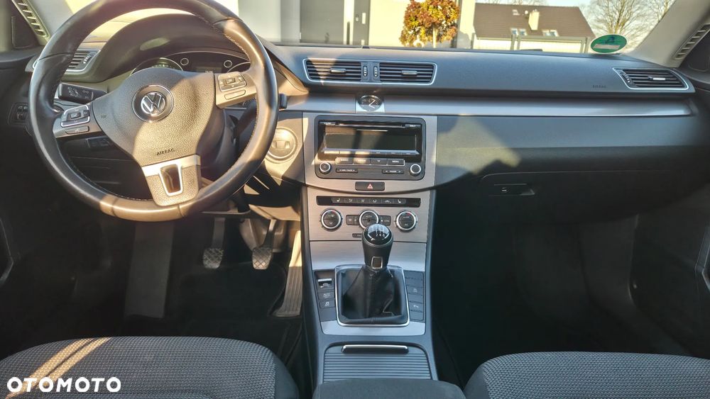 Volkswagen Passat 2.0 TDI Comfortline - 13