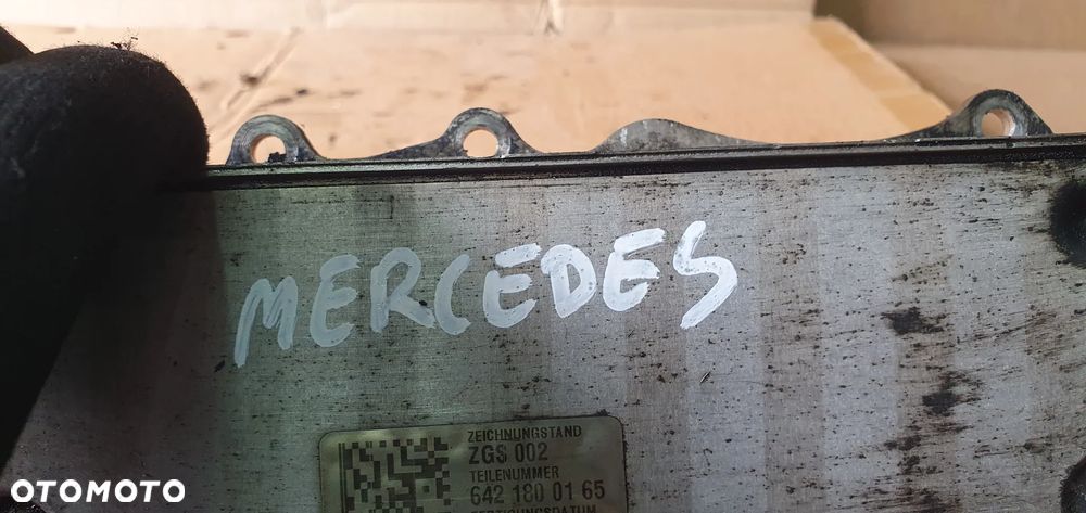 Chłodnica oleju chłodniczka Mercedes ML W164 3.0 CDI 6421800165 - 6