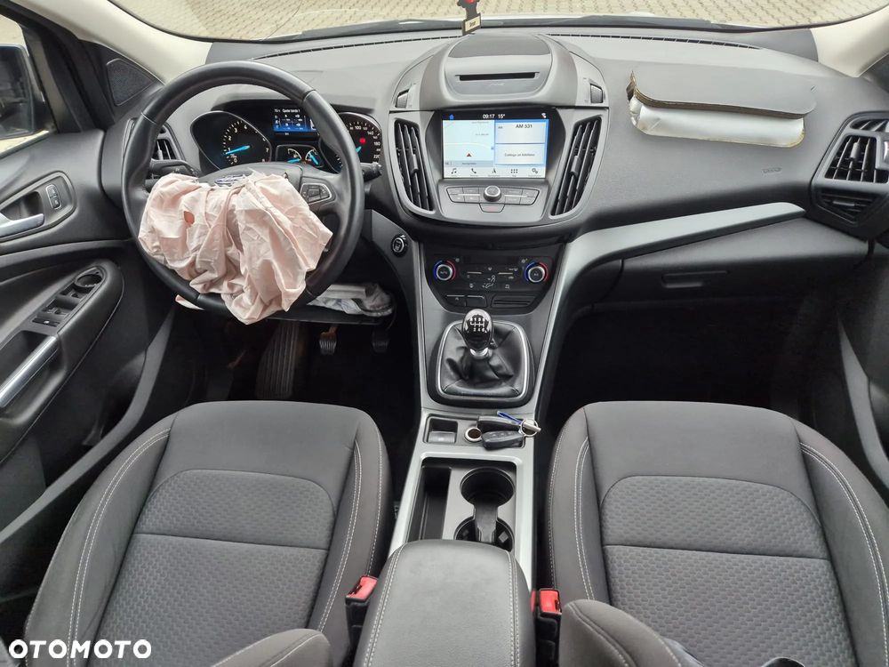 Ford Kuga 1.5 EcoBoost 2x4 Titanium - 15