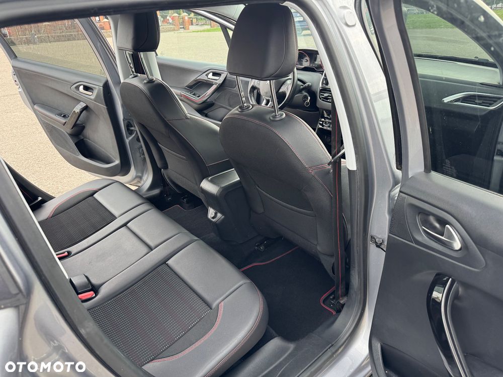 Peugeot 2008 PureTech 110 Stop&Start GT-Line Edition - 32