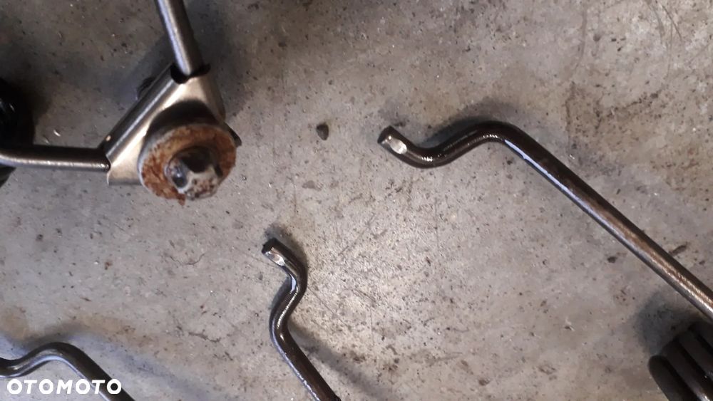 spręzyna valvetronic rozrządu Citroen c4 I lift 1.6 VTI 5FW - 3