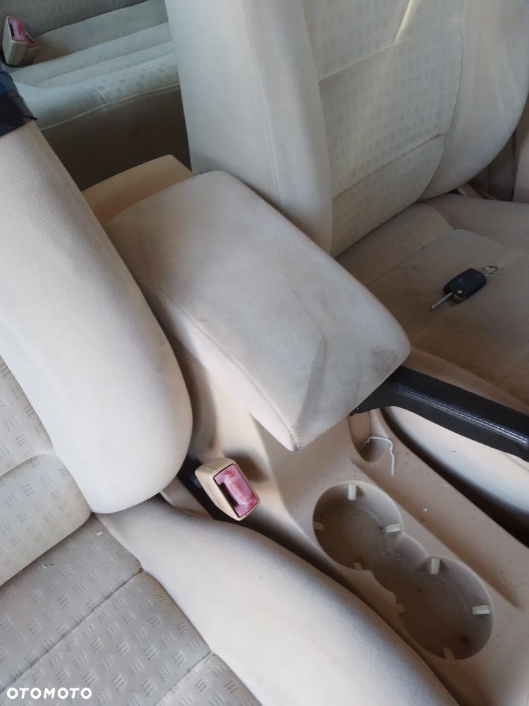 VOLKSWAGEN PASSAT B5 1.9 TDI LIFT 00 - 05 AWX   BELKA ZAWIESZENIA TYŁ - 39