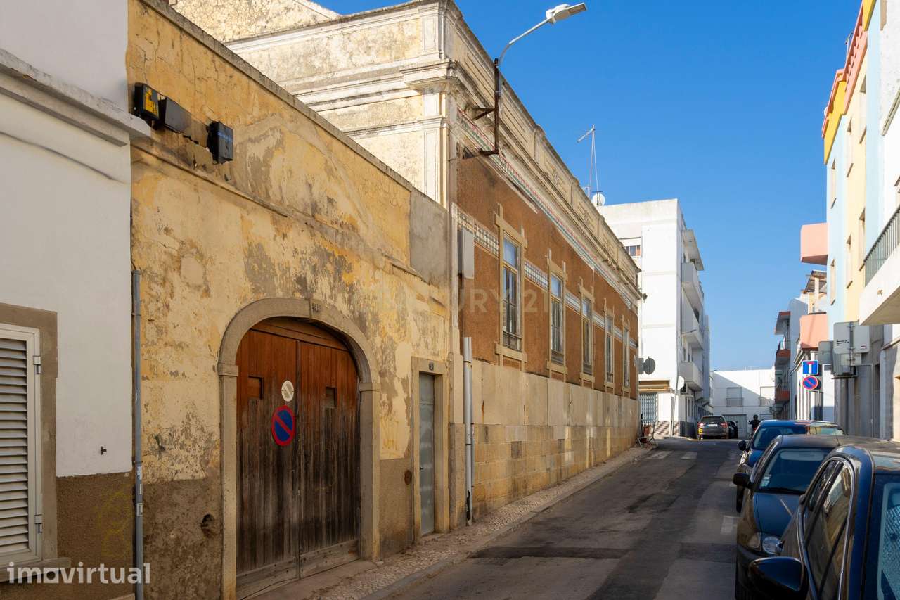 Moradia Estilo "palacete" no Centro de Olhão – 436 m² com Cave, Terraç - Grande imagem: 3/47