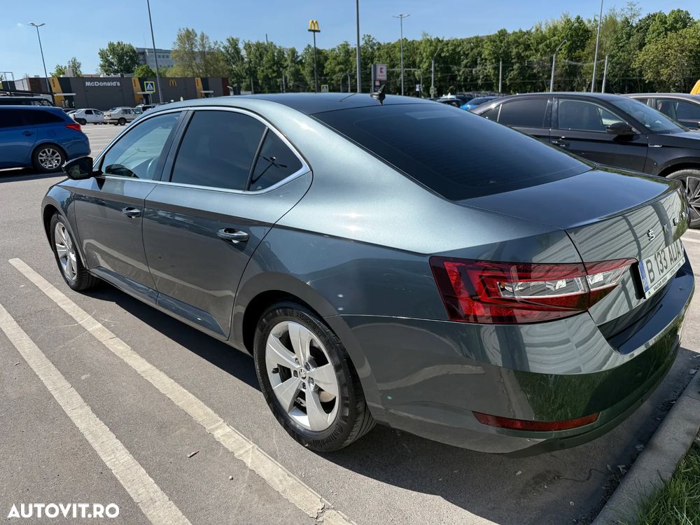 Skoda Superb 2.0 TDI Ambition - 4