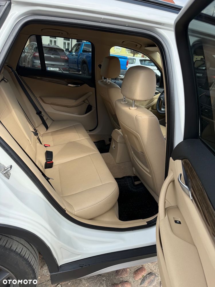 BMW X1 xDrive18d xLine - 10