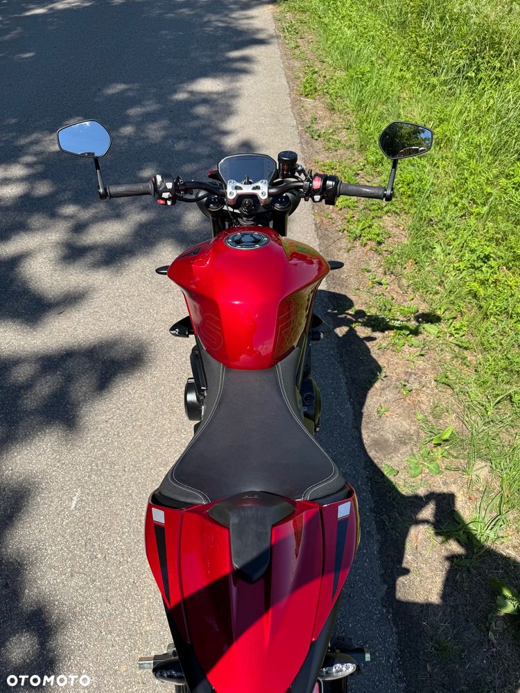 Triumph Street Triple - 16