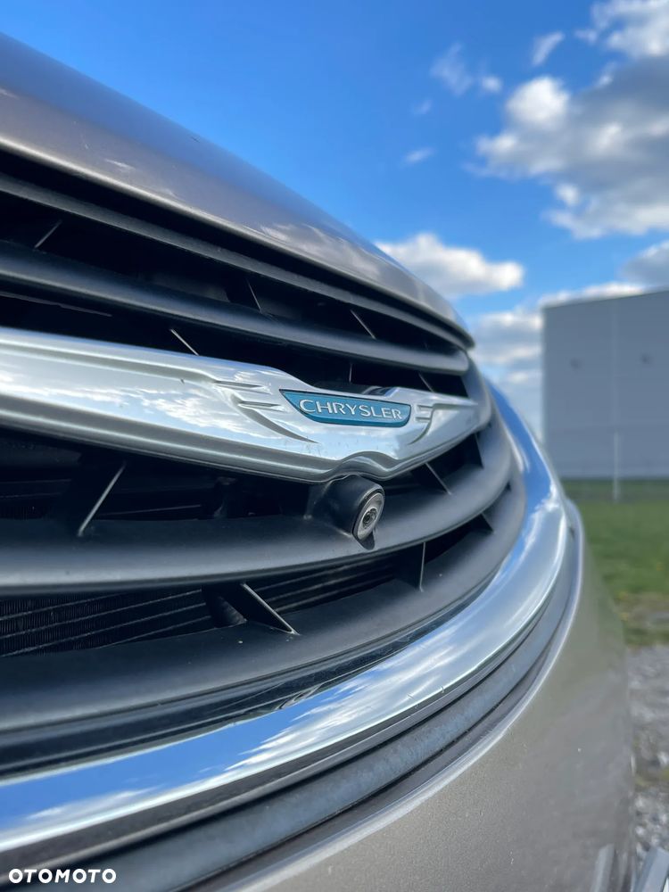 Chrysler Pacifica - 13