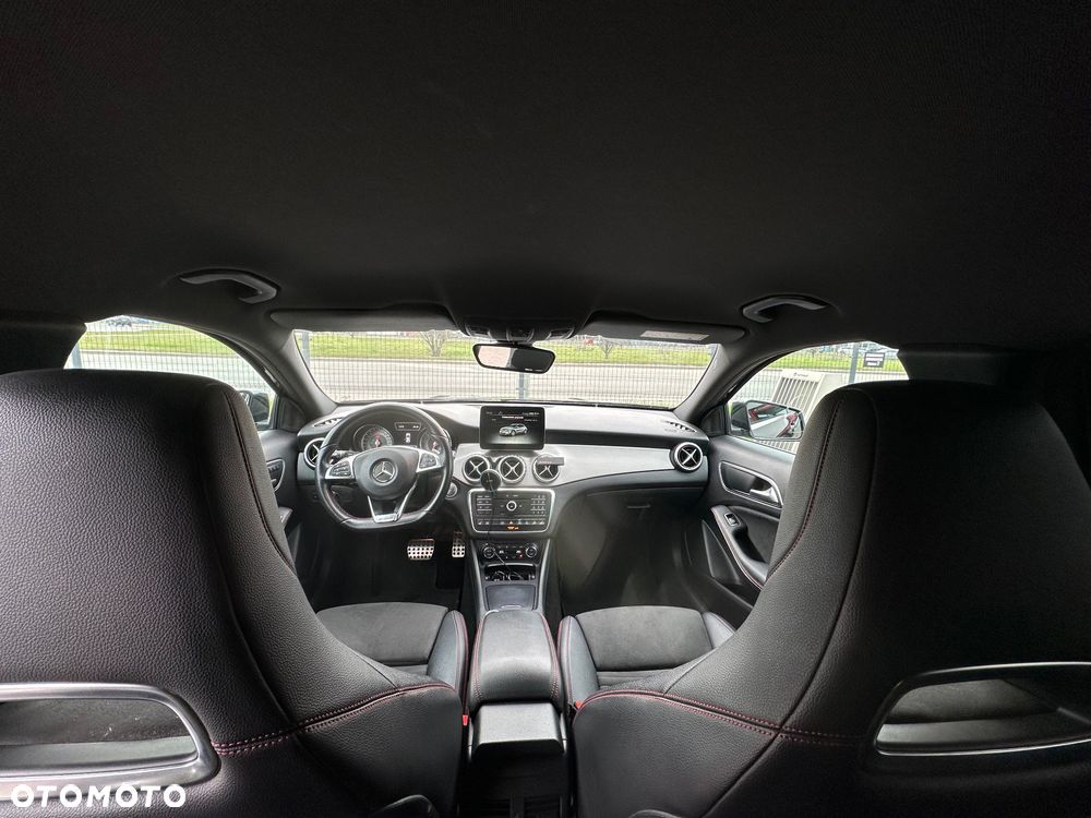 Mercedes-Benz GLA 250 7G-DCT AMG Line - 11