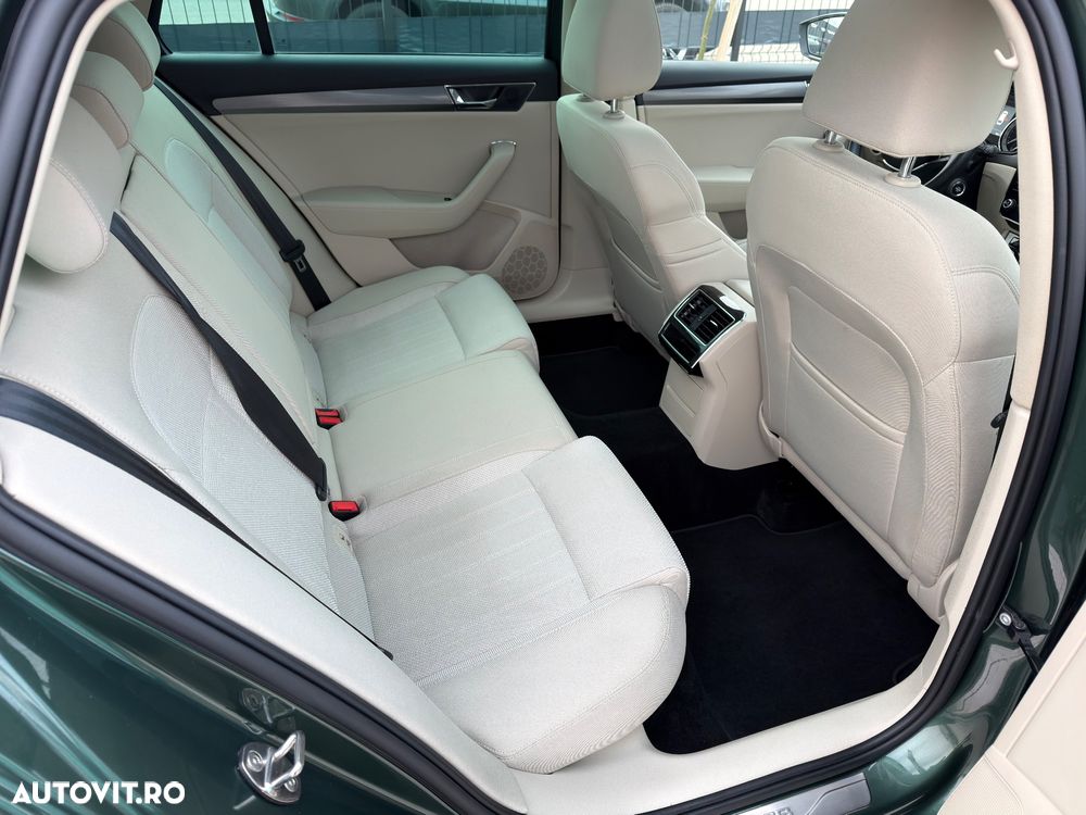 Skoda Superb 2.0 TDI DSG Premium Edition - 12