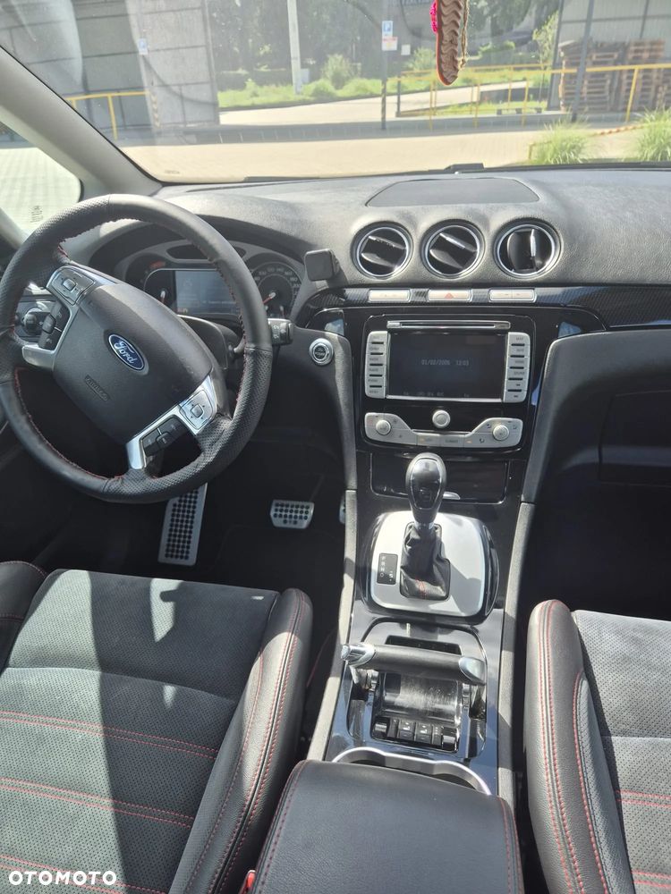 Ford S-Max - 12