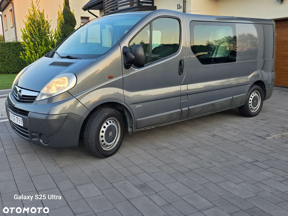 Opel Vivaro - 1