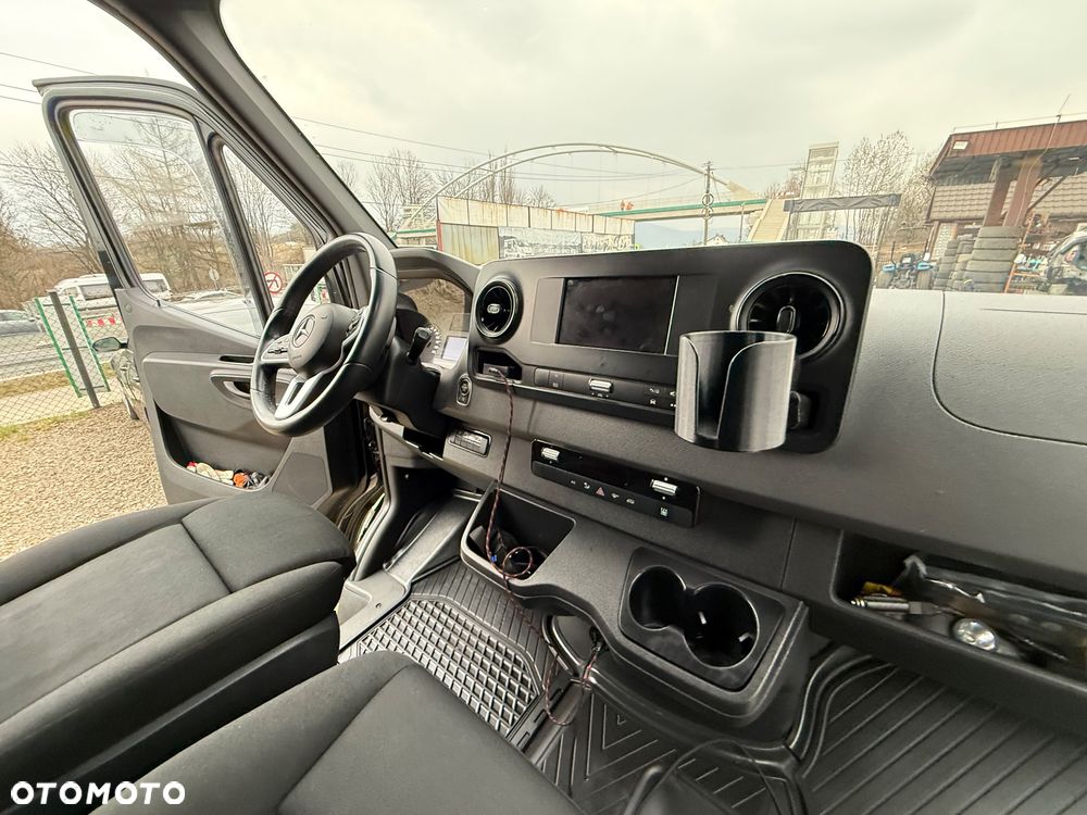 Mercedes-Benz Sprinter - 5