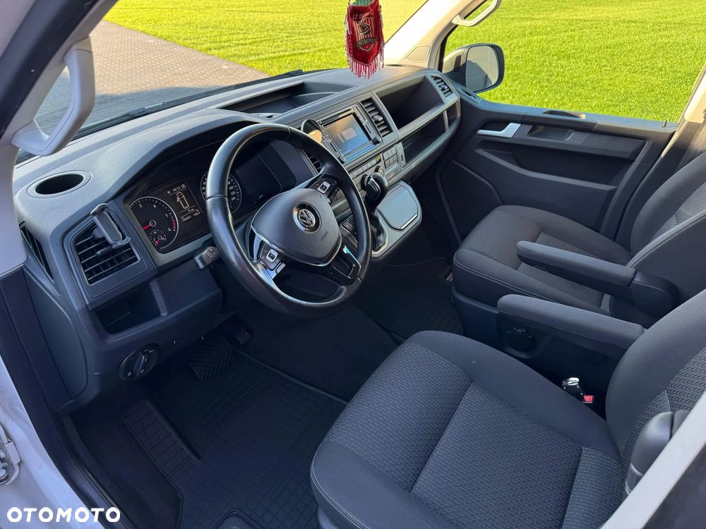 Volkswagen Multivan - 15