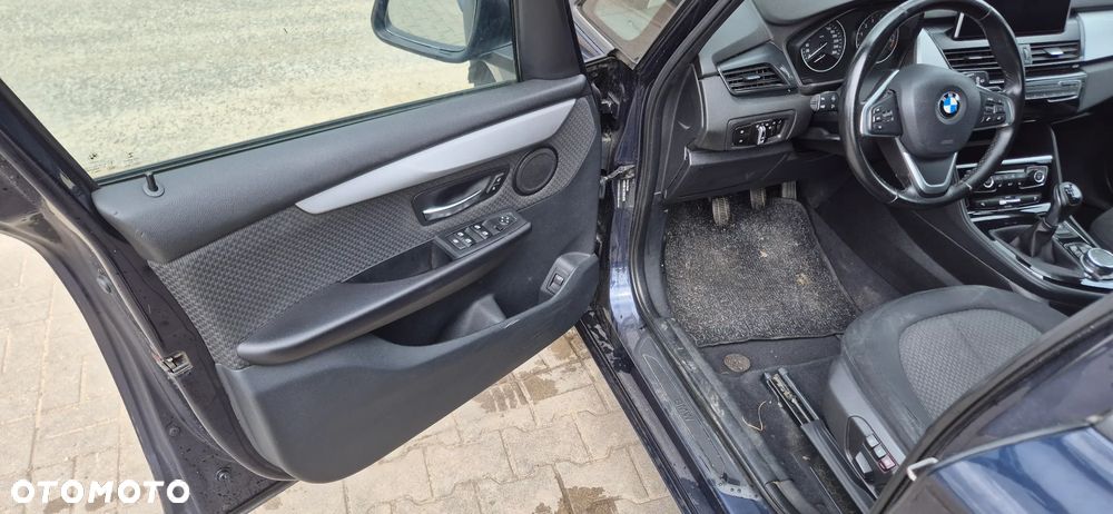 BMW Seria 2 220i Advantage - 13