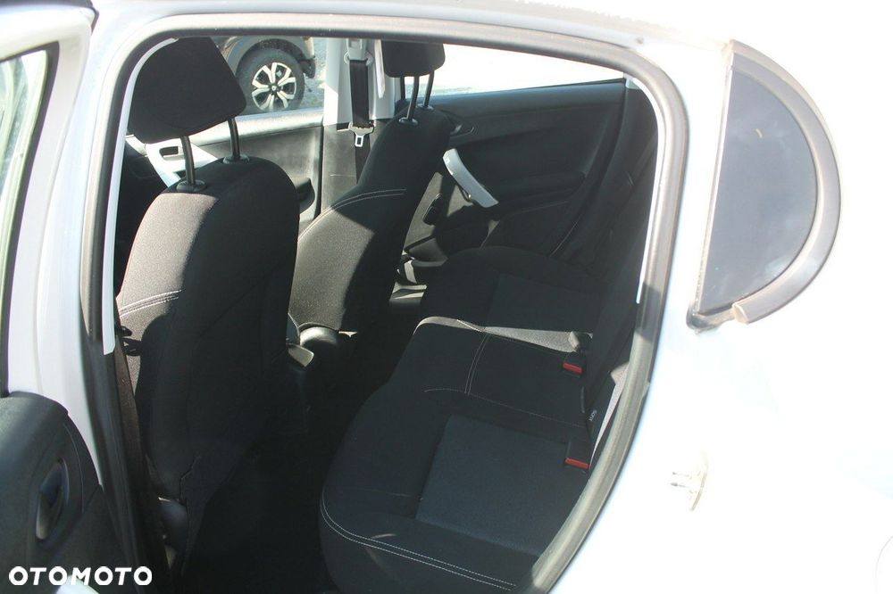 Peugeot 208 - 10