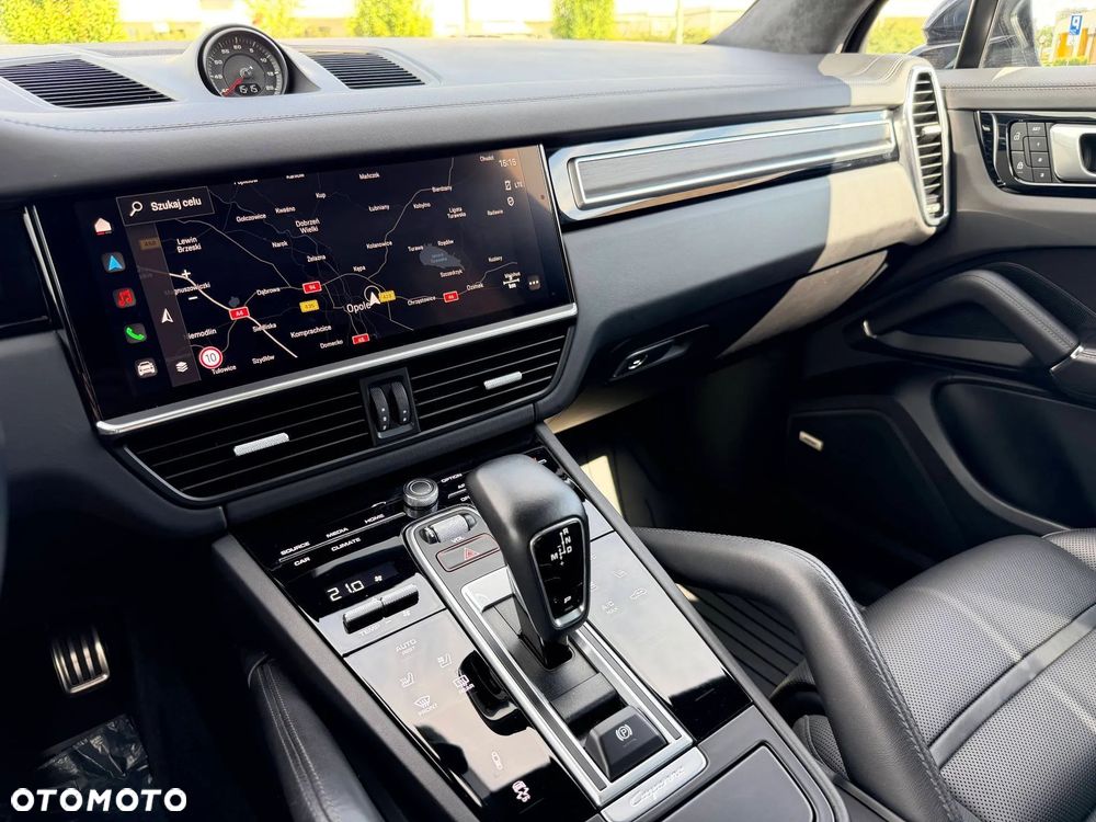 Porsche Cayenne - 22