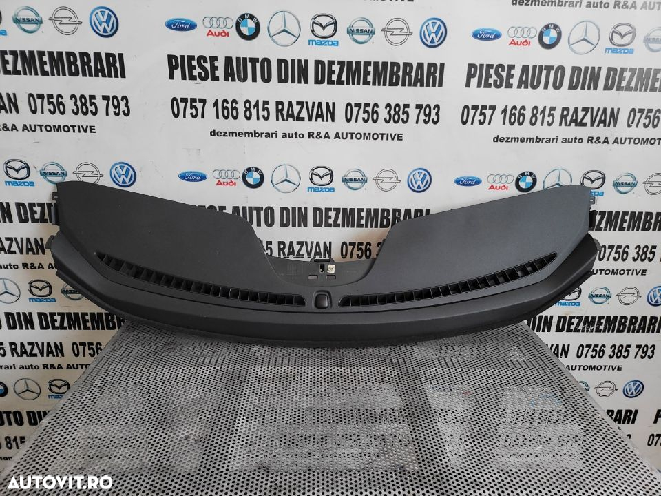 Ornament Superior Plansa Bord Ford Kuga 2 II An 2015-2020 Dezmembrez Ford Kuga 2 II Automat 4x4 - 3