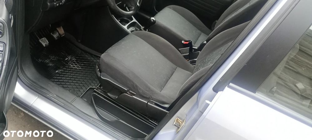 Opel Zafira 1.8 16V Comfort - 6